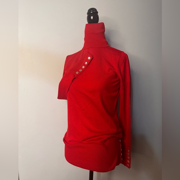 DG2 NWT Red Sweater w/ Matching Buttons On Sleeves and Hip!! - Picture 3 of 8